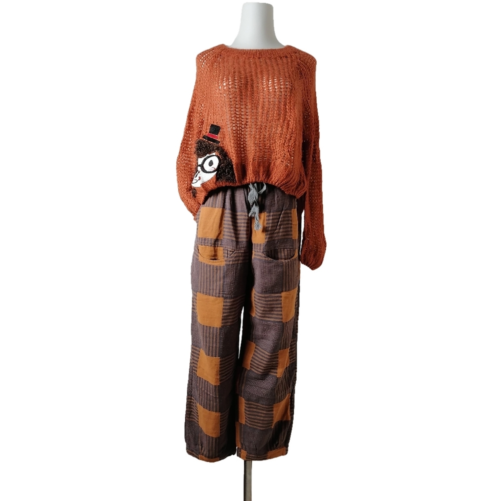 fits sz M, light brown mohair long sleeve loose sweater pullover